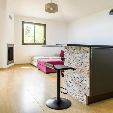 Tatil Evi Entre Et Montagne Cartalavonu *